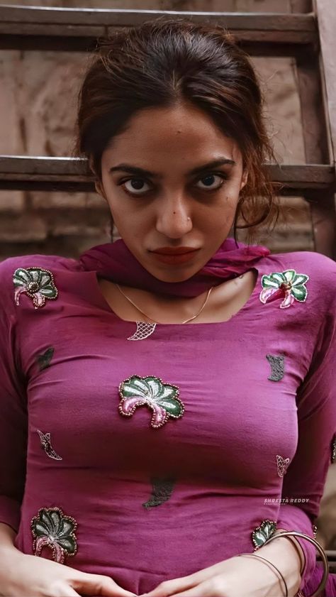 Sobhita Dhulipala, Cute Outfits With Leggings, Actress Without Makeup, Beauty Face Women, Hot Women Dress, Seductive Clothes, Women Photography, Face Images, Actress Pics