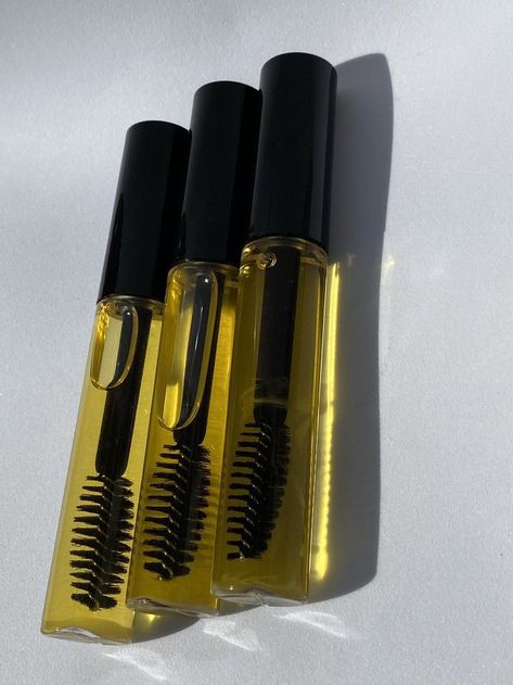 Lash Serum Aesthetic, Eyelashes Serum, Diy Makeup Foundation, Eye Lash Serum, Eyelash Oil, Eyelash Decor, Eyelash Business, Brow Growth Serum, Maybelline Falsies