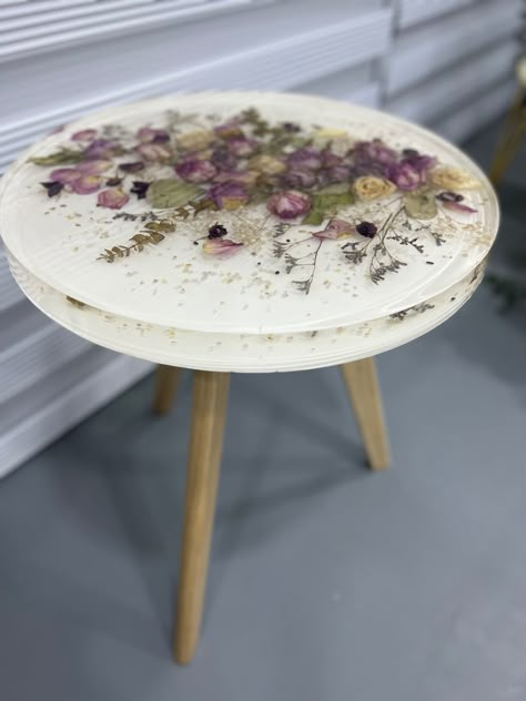 Floral Resin Table, Flower Epoxy Table, Resin Flower Table, Pressed Flower Table, Epoxy Side Table, Resin Side Table, Diy Resin Table, Artist Decor, Resin Tables