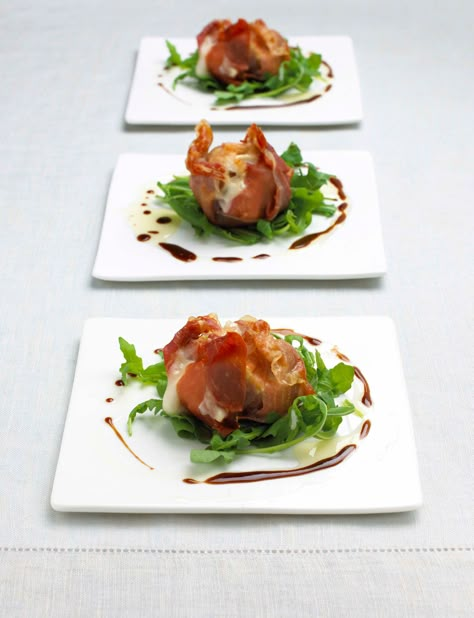 Roasted figs with Parma ham and goats' cheese. Easy entertaining starter recipe. Dinner Party Starters, Starter Ideas, Roasted Figs, Come Dine With Me, Parma Ham, Fig Recipes, Starter Recipes, Dinner Party Ideas, Dinner Party Recipes