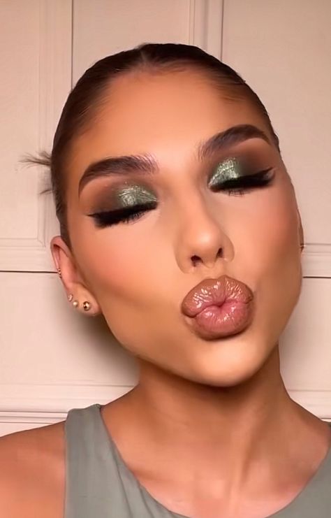 Smokey Eye Green Shadows, Makeup To Go With Olive Green Dress, Glam Makeup Looks Green, Green Makeup Looks Hooded Eyes, Green Emerald Dress Makeup, Smokey Green Makeup, Green Brown Eye Makeup, Makeup Emerald Dress, Sage The Day Colourpop Looks