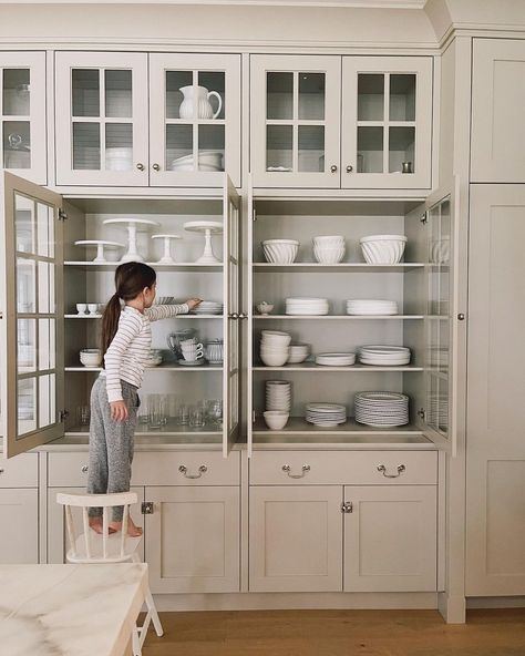 Monika Hibbs (@monikahibbs) • Instagram photos and videos Monika Hibbs, The Dishwasher, Kitchen Reno, Kitchen Inspirations, Open Shelving, Pantry, Kitchen Remodel, Kitchen Decor, Sweet Home