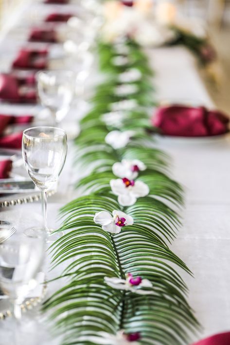 Palm Leaf Table Runner, Upscale Luau Party, Simple Tropical Centerpieces, Hawaiian Centerpieces, Tropical Wedding Centerpieces, Tropical Centerpieces, Tropical Wedding Decor, Tropical Wedding Inspiration, Tropical Flower Arrangements