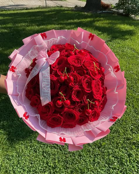 50ct Cherry themed ramo🍒🌹 . . . . . . #explorepage #beginnerflorist🎀 #smallbusiness #cherry #roses #socute #ramo #birthdaybouquet #pretty Beautiful Roses Bouquet, Roses Bouquet Gift, Flower Boquet, Birthday Flowers Bouquet, Valentine Bouquet, Luxury Flower Bouquets, Rose Flower Pictures, Cherry Flower, Birthday Bouquet