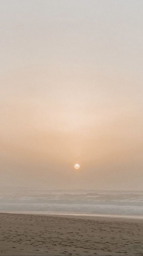 Cosy Background, Iphone Wallpaper Calm, Nature Iphone Wallpaper, Art Photography Portrait, Plain Wallpaper, Iphone Wallpaper Photos, Ios Wallpapers, Sun Sets, Beach Wallpaper