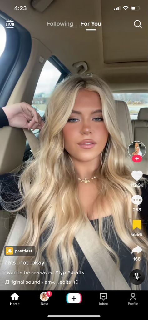 Bright Honey Blonde Hair, California Blonde Hair Sun Kissed, Blonde Hair Extensions Before And After, Lived In Bright Blonde, Blonde Hair Goals, Perfect Blonde Hair, Bright Blonde Hair, Summer Blonde Hair, Summer Blonde