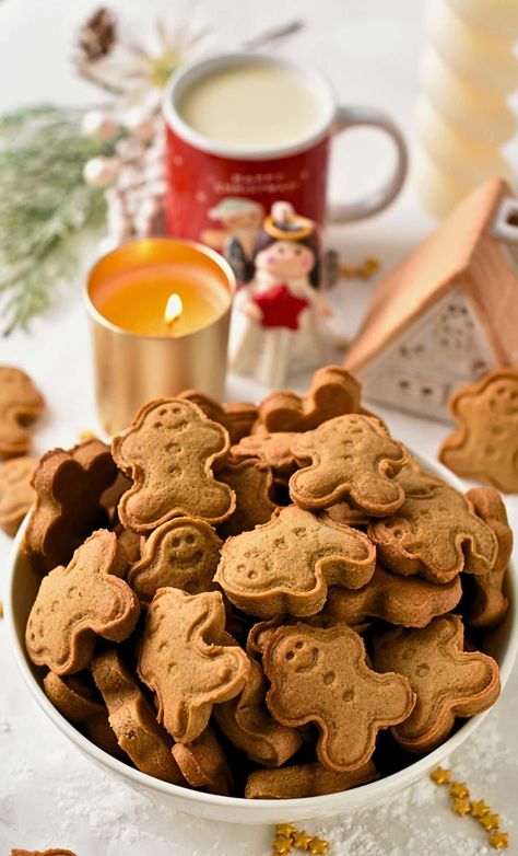 Easy Gingerbread Cookies (No Eggs, No Molasse) - The Conscious Plant Kitchen Gingerbread Cookies Recipe No Molasses, Eggless Christmas Cookies, Cookies No Eggs, Easy Gingerbread Cookie Recipe, Conscious Plant Kitchen, Cookies Without Eggs, Vegan Royal Icing, Vegan Gingerbread Cookies, Easy Gingerbread Cookies