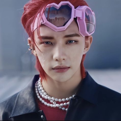 #straykids #skz #hyunjin #hwanghyunjin Hyunjin Case 143 Glasses, Brown Apron, Y2k Makeup, Eyes Game, Shades Of Violet, Heart Glasses, Celebrity Style Red Carpet, Bleach Blonde, Eclectic Fashion