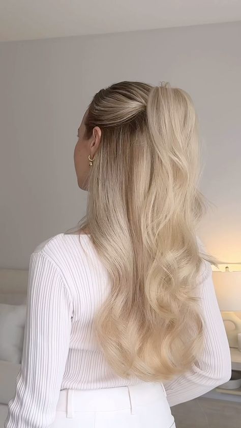 What do you think of this in-depth talk through style video? Helpful?❤️ Easy French twist with a hair stick #hairstick #frenchtwist… | Instagram Low Ponytail Hairstyles, Half Ponytail, Ponytail Hairstyles Easy, Classy Hairstyles, Medium Long Hair, Heatless Hairstyles, Cute Hairstyles For Medium Hair, Penteado Cabelo Curto, Low Ponytail