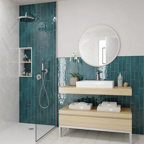 Small Bathroom Tile Ideas, Small Bathroom Tiles, Small Bathroom With Shower, Elegant Tiles, Bathroom Inspiration Decor, Bathroom Trends, Bad Design, Blue Bathroom, Shower Room