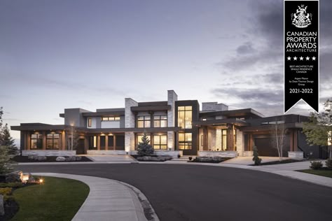 Big Mansions, Mansion Exterior, Luxury Houses Mansions, Mansion Designs, Houses Mansions, Dream Mansion, Modern Exterior House Designs, Large House, Bloxburg Ideas