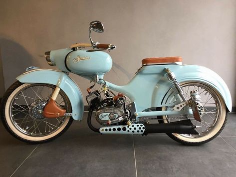 Simson Moped, Steampunk Motorcycle, Combi Volkswagen, Honda Cub, Bike Engine, Motorcycles And Scooter, Futuristic Motorcycle, Concept Motorcycles, Old Motorcycles