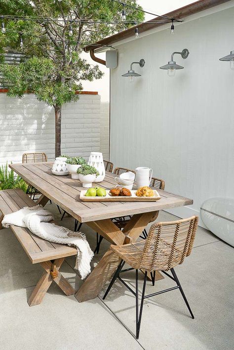 Backyard Dining, Outdoor Dining Spaces, Backyard Furniture, Mesa Exterior, Outdoor Patio Decor, Backyard Patio Designs, Outdoor Dining Area, Outdoor Dining Set, Outdoor Tables