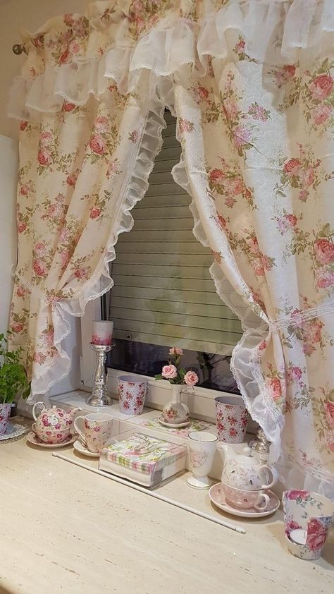 Kitchen Curtains Ideas, Kitchen Curtain Designs, Vintage Kitchen Curtains, Rideaux Shabby Chic, Pottery Barn Curtains, Curtains Ideas, Curtain Styles, Ideas For Kitchen, Shabby Chic Curtains