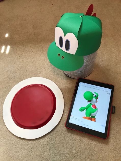 Mario Kart Costumes Diy, Mario Hats Diy, Homemade Yoshi Costume, Mario Mushroom Hat Diy, Yoshi Costume Diy, Diy Yoshi Costume, Mario Hat Diy, Diy Mario Character Costumes, Yoshi Hat Diy