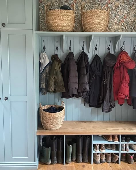 Boot Room Utility, Vstupná Hala, Utility Room Designs, Mudroom Remodel, Entry Closet, Mud Room Entry, Professional Organizing, Mudroom Entryway, Mudroom Decor