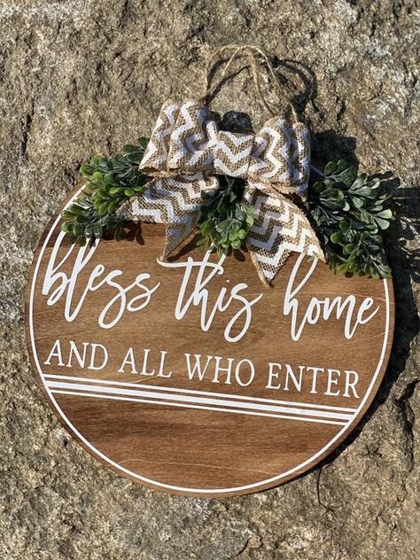 Circle Sign Round Sign Front Door Decor Housewarming | Etsy Christmas Round Wood Signs Diy, Round Front Door, Farm Wall Decor, Front Door Hanger, Round Signs, Welcome Door Signs, Door Signs Diy, Door Diy, Wood Door Hangers