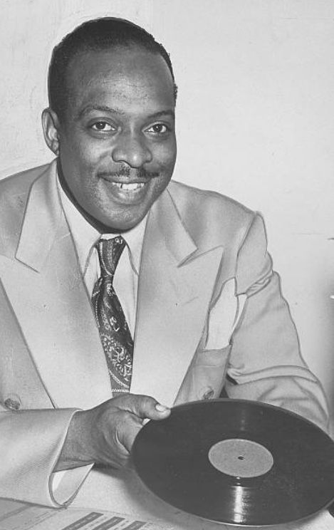 John Hammond, Mack The Knife, Jazz Players, Count Basie, Long Engagement, Jazz Artists, Tenor Saxophone, Jazz Musicians, Black Music