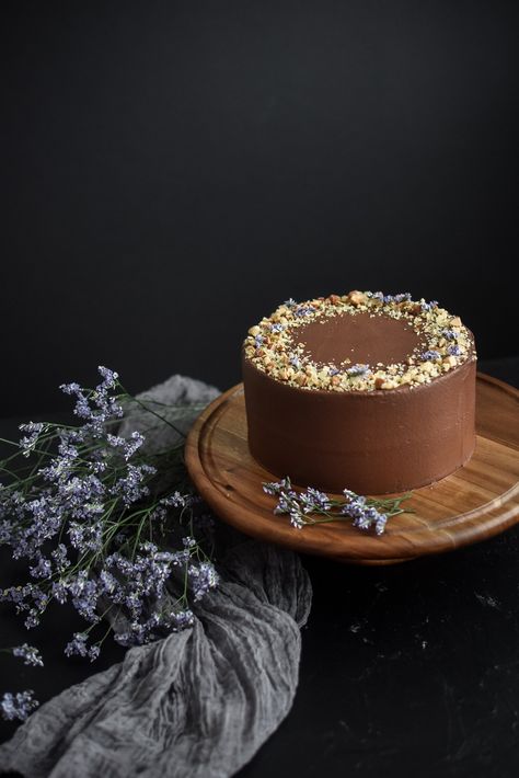 Chocolate Cake With Almond And Walnut Praline Chocolate Easter Cake, Bomb Cake, Chocolate Ganache Frosting, Ganache Frosting, Dark Chocolate Ganache, Dark Chocolate Cakes, Walnut Cake, Easter Cake, Simple Birthday