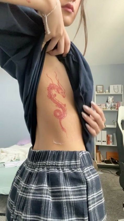 Rib Tattoos For Women, Waist Tattoos, Dragon Tattoo For Women, Red Tattoos, Dragon Tattoo Designs, Unique Tattoo Designs, Cute Tattoos For Women, Back Tattoo Women, Discreet Tattoos