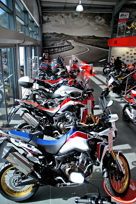 https://flic.kr/p/RMoEdR | Honda Southampton Motorcycle Showroom Design, Atv Motor, Bike Showroom, Honda Bike, Batman Joker Wallpaper, Joker Wallpaper, Scooter Shop, Garage Workshop Organization, Cool Dirt Bikes