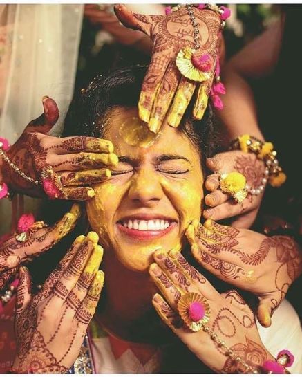 Haldi Pics, Haldi Photography Ideas, Haldi Photos, Haldi Shoot, Haldi Pose, Haldi Poses For Bride, Haldi Photography, Haldi Ideas, Wedding Photography Poses Bridal Party