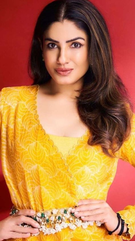 Beautiful Aura, Woman Of Substance, Raveena Tandon, Morning Love Quotes, World Teachers, Marriage Certificate, Good Morning Love, Married Woman, Best Teacher