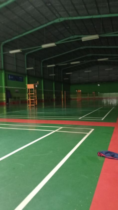 Gor Badminton, Badminton Snap, Badminton Court Aesthetic, Wallpapers For Instagram, Badminton Aesthetic, Court Aesthetic, Sports Academy, Badminton Court, Fake Stories