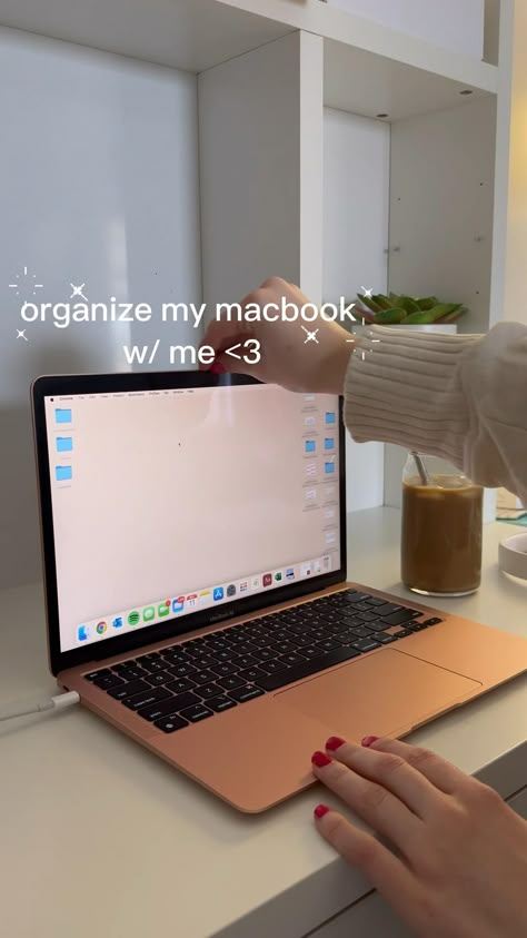 Macbook Time Screensaver, Macbook Launchpad Organization, App For Macbook, Macbook Gaming Setup, Best Apps For Macbook Air, How To Customize Macbook Air, How To Make A Laptop Case, Laptop Apps Organization, Organize Macbook Desktop