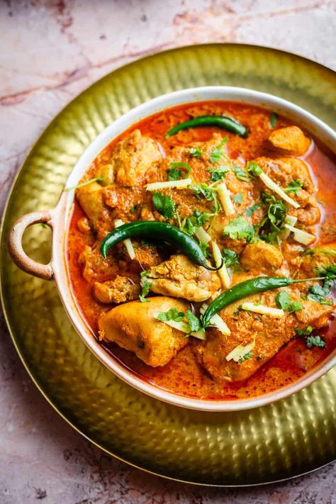 Best Indian Chicken Curry With Yoghurt Best Chicken Curry Recipe Indian, Chicken And Yoghurt Recipes, Chicken Thigh Curry Recipe, Easy Curry Chicken Recipes, Easy Indian Chicken Curry, Chicken Thigh Curry, Chicken Curry Recipe Indian, Curry Chicken Marinade, South Indian Chicken Recipes