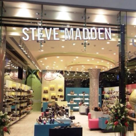 Steve Madden- I want so many shoes from here! High End Shopping, Shopping Vibes, Summer Sandles, Jordan Nike Shoes, Healthy Fast Food, Themed Restaurant, Designer Decor, Steve Madden Store, Shopping Places