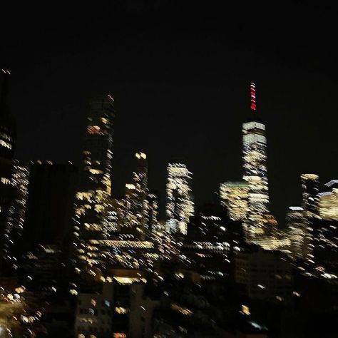 Nyc Blurry Aesthetic, Nyc Vibes Aesthetic Night, City Blurry Aesthetic, Blurry City Aesthetic, Nyc At Night Aesthetic, New York At Night Aesthetic, New York Night Aesthetic, Blurry City Lights, Ny At Night