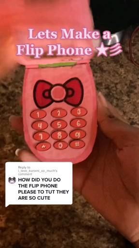 Hello Kitty Paper Flip Phone, How To Make A Diy Flip Phone, Anime Phone Drawing, Y2k Paper Crafts, Cardboard Flip Phone Template Stitch, Paper Flip Phone Tutorial, Kirby Flip Phone Template, Hello Kitty Cardboard Flip Phone, Sanrio Flip Phone Papercraft