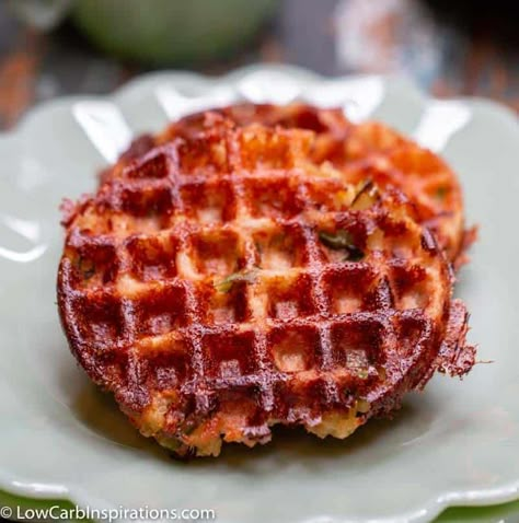 Cornbread Chaffle, Keto Chicken Chili, Mini Dash Recipes, Mini Waffle Recipes, Keto Tuna Melt, Dash Waffle Maker, Mini Waffle Maker Recipes, Low Carb Chaffles, Mini Waffle Recipe