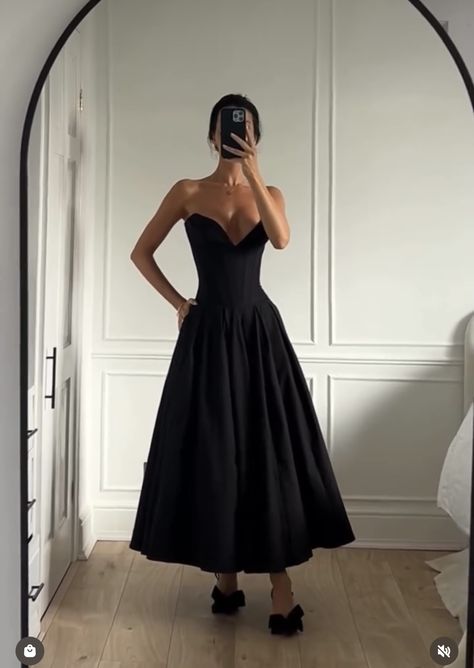 Black Dress Outfit, Black Dress Outfits, Dress Outfit, Black Outfit, Fashion Dresses, Dress Outfits, Black Dress, Fashion Outfits, Dresses