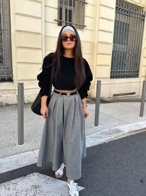 Black Sweater Outfits, Grey Maxi Skirt Outfit, Grey Skirt Outfit, Gray Skirt Outfit, Sweater Dress Boots, Long Grey Skirt, Grey Maxi Skirt, Black Sweater Outfit, Tennis Skirt Outfits