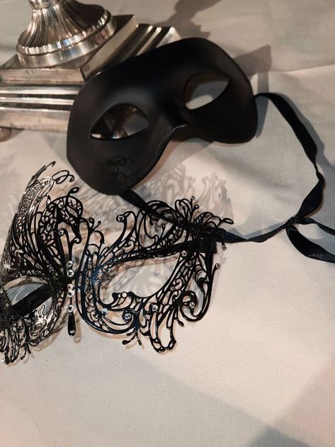 Ajchristian Legend Caraval, Masquerade Mask Aesthetic, Mascarade Party Outfit, Dante Santos, Masquerade Ball Aesthetic, Masquerade Ball Outfit, Masquerade Aesthetic, Mascarade Party, Black Masquerade Mask