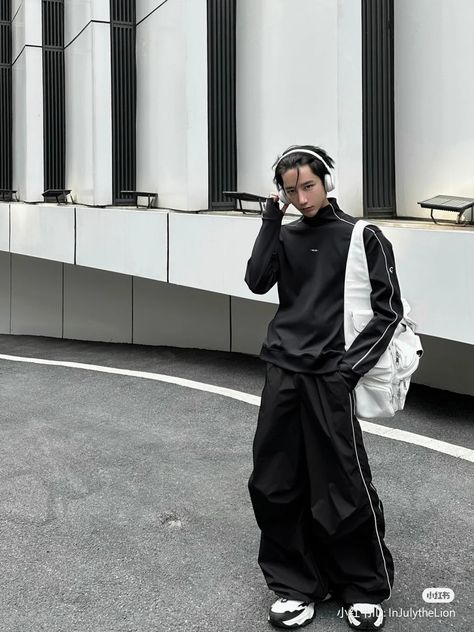 Japanese Outfits Street Style Tokyo Fashion, Tokyo Fashion Men, Japanese Outfits Street Style, Japanese Street Wear, Street Style Outfits Men, Street Fashion Men Streetwear, Mens Fashion Streetwear, Japanese Streetwear, Tokyo Fashion