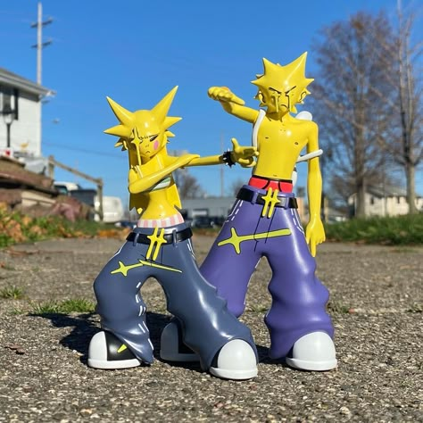 kaysar †† | Klayaut & Taiyo vinyl figures ✨ | Instagram Y2k Figures, Sculpture Ideas Clay, Little Clay Figures, Childhood Objects, Ceramic Characters, Designer Toys Vinyl, Art Figurines, Cool Figures, Art Toys Design