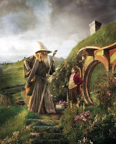 Hobbit An Unexpected Journey, Hobbit Art, The Hobbit Movies, Peter Jackson, Ian Mckellen, An Unexpected Journey, Bilbo Baggins, Texture Painting On Canvas, Fantasy Life