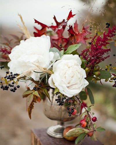 10 Fabulous Flowers to Pick This Month | Grow Beautifully Vignette Design, Christmas Floral Arrangements, Fall Arrangements, Decoration Garden, Homes Interior, Barn Homes, Deco Floral, Fall Centerpiece, Flower Arranging