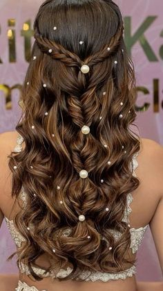 Medium To Long Hair, Hair Length Chart, Hair Mistakes, Hoco Hairstyles, Colored Curly Hair, Christmas Look, Goddess Hairstyles, Cut Her Hair, Christmas Hairstyles