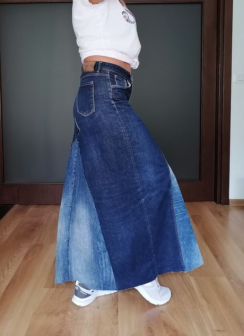 Jeans Skirt Upcycled Denim Long Skirt With Patchwork High - Etsy Bulgaria Blue Jean Skirts, Denim Skirt Long, Patch Skirt, Diy Denim Skirt, High Waist Denim Skirt, Upcycle Denim, Vintage Street Fashion, Festival Skirt, Style Désinvolte Chic