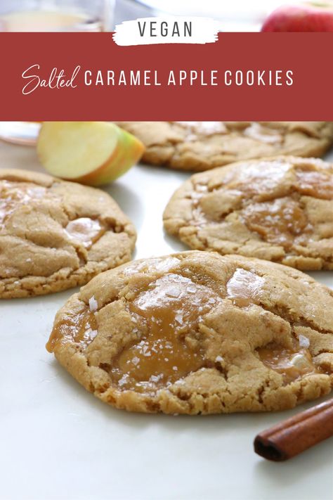 Caramel Cookies Recipes, Vegan Caramel Apple, Apple Cookies Recipes, Vegan Salted Caramel, Plant Based Dessert Recipes, Caramel Apple Cookies, Salted Caramel Cookies, Quick Easy Vegan, Plant Based Desserts