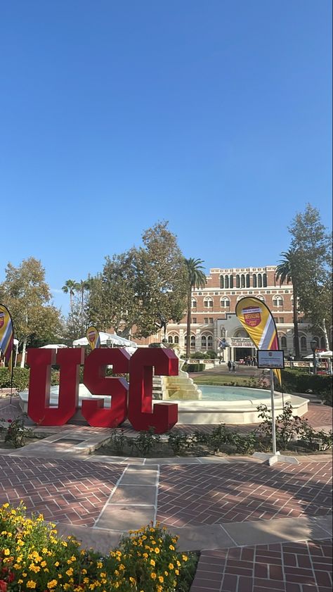 Usc Aesthetic, Usc Film School, Usc College, Life In Usa, College Usa, College Goals, Dream University, University Aesthetic, College Tour