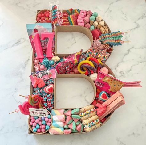 Birthday Charcuterie, Birthday Sleepover Ideas, Cute Birthday Ideas, 13th Birthday Parties, 14th Birthday, Just Cakes, Birthday Board, Birthday Food, 12th Birthday