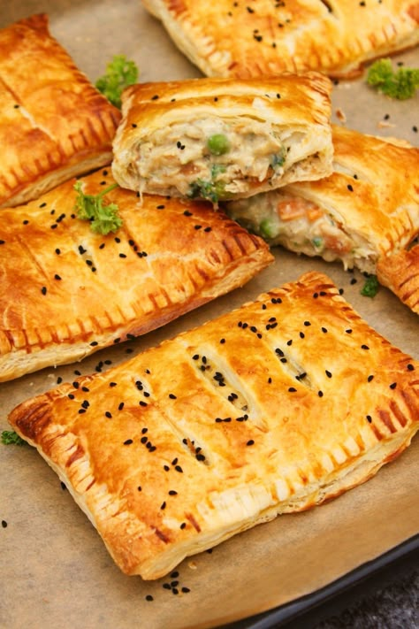 Chicken Pot Pie Hand Pies Chicken Pot Pie Hand Pies, Savory Hand Pies Recipes, Hand Pies Savory, Chicken Pot Pie Filling, Chicken Pot Pies, Mini Chicken Pot Pies, Hand Pie Recipes, Pot Pies, Pot Pies Recipes