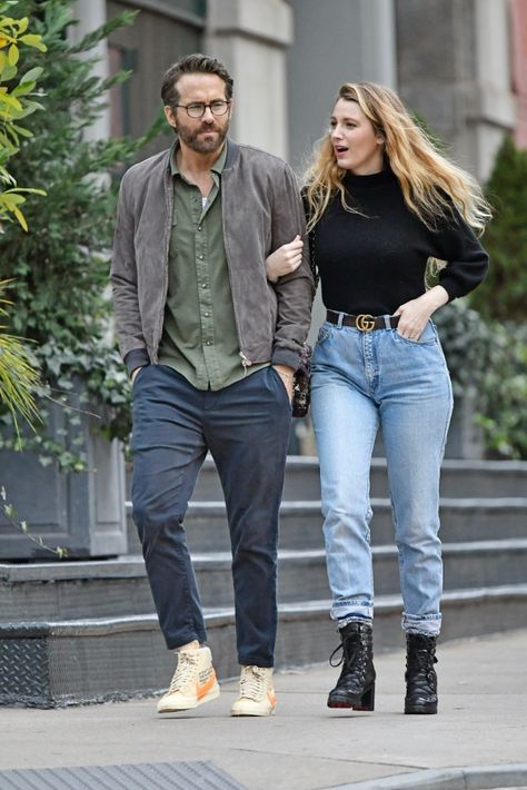 Ryan Reynolds Style, Gray Shirt Outfit, Blake Lively And Ryan Reynolds, Blake Lively Ryan Reynolds, Heeled Combat Boots, Couple Inspiration, Mens Business Casual Outfits, Mens Lifestyle, Fashion Casual Outfits