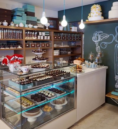 Vitrine Cake Shop Interior, Cake Shop Design, Bakery Shop Interior, Cafe Counter, Bakery Shop Design, Bakery Store, Bakery Interior, Bakery Design Interior, Small Coffee Shop