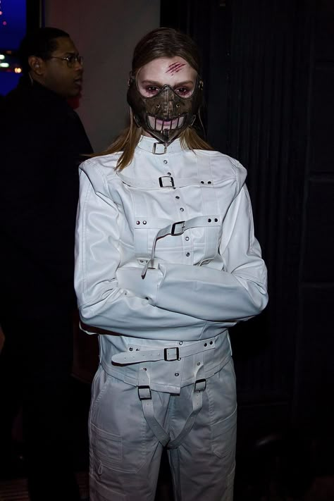 Straight Jacket Costume, Creepy Clothes, Fashion Costume Halloween, Lais Ribeiro, Jasmine Tookes, Model Looks, Josephine Skriver, Halloween Bash, Scary Costumes